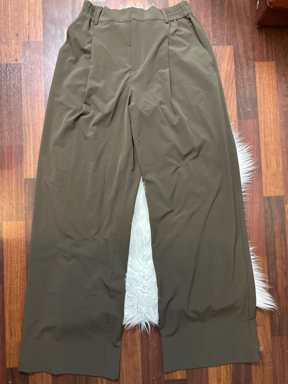 Alo High Waist Pursuit Wide Leg Trousers in Espresso - Picture 4 of 10